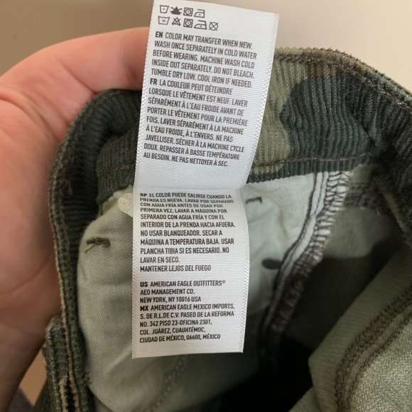 American Eagle Super Stretch Mom Jean Corduroy Camo Print Pants Women's Size 4 - Picture 10 of 10